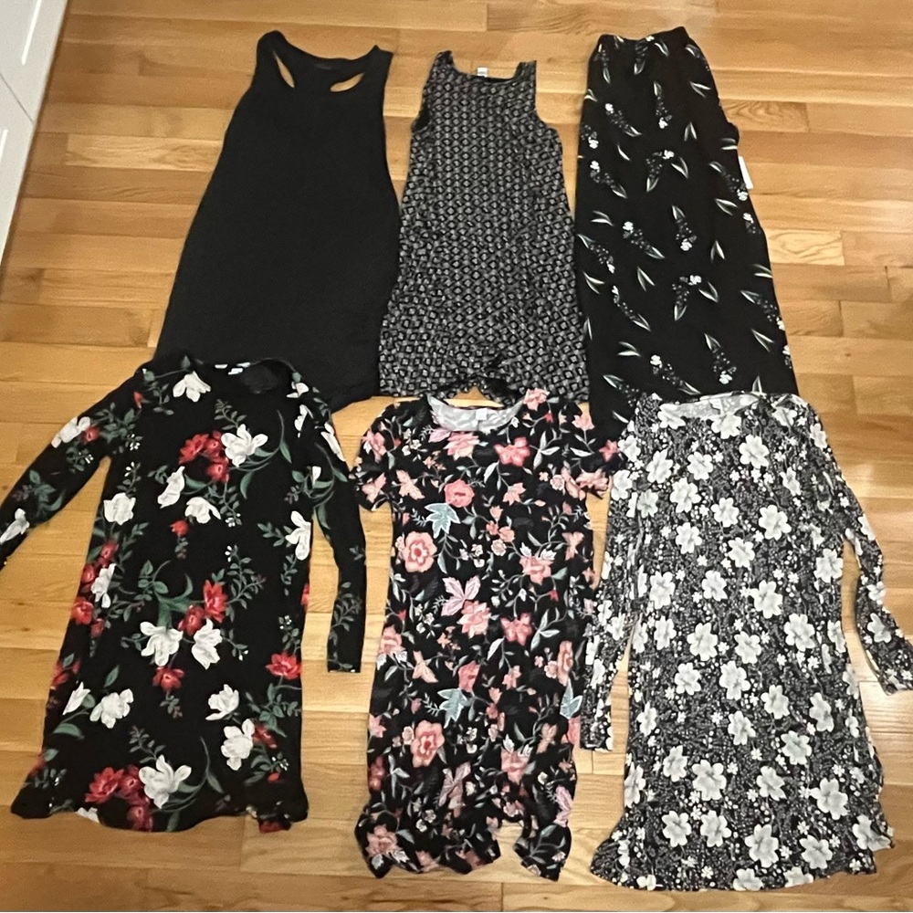 Women’s dresses size small lot
